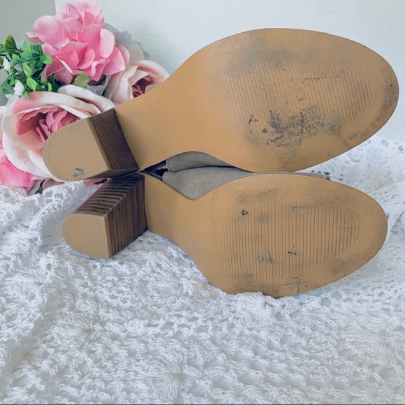 STEVE MADDEN CATLYNA SUEDE PEEP TOE OPEN BACK BLOCK HEEL SANDAL BOOTIE - Picture 10 of 16